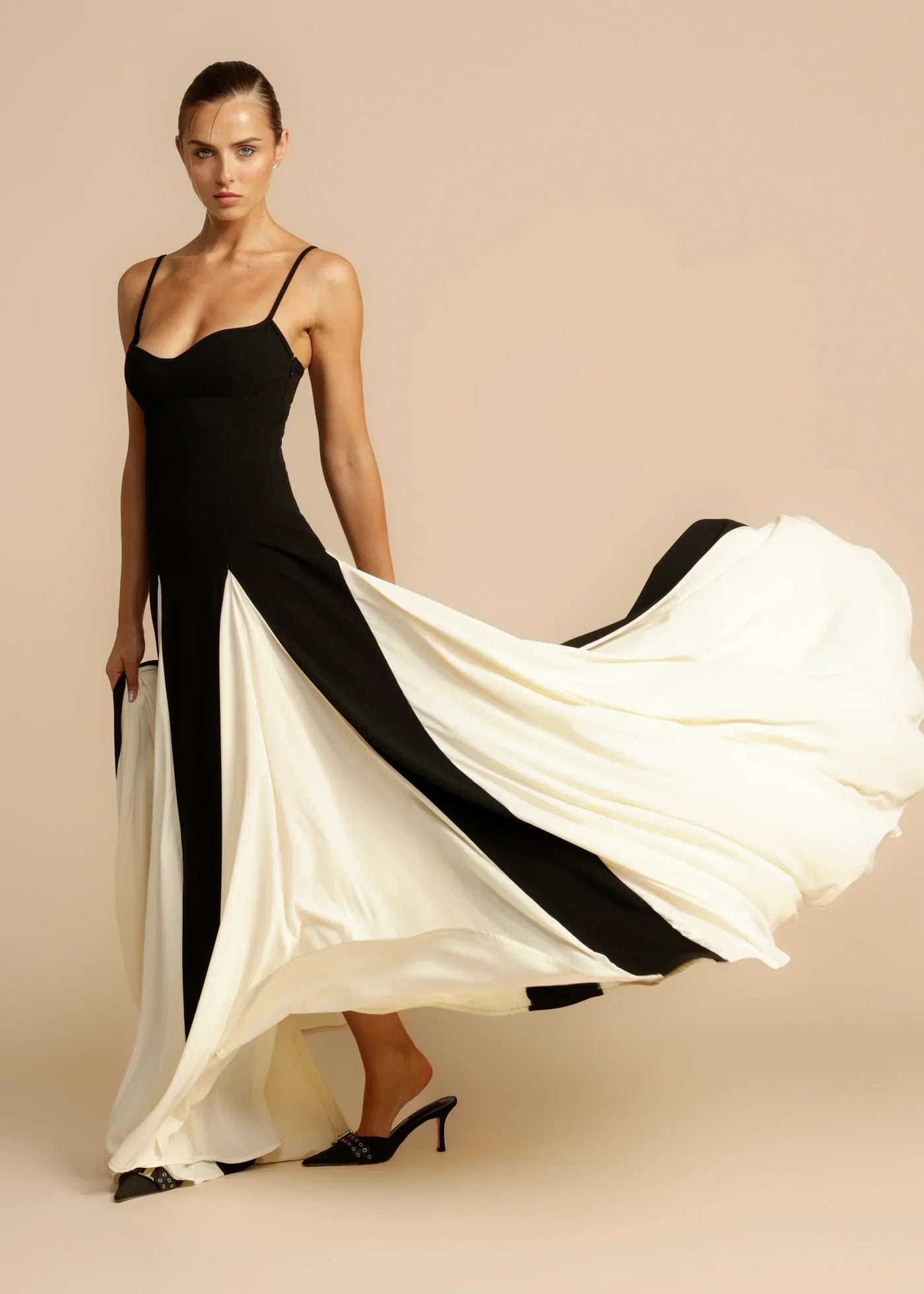 Livia | Flora Elegant Dress